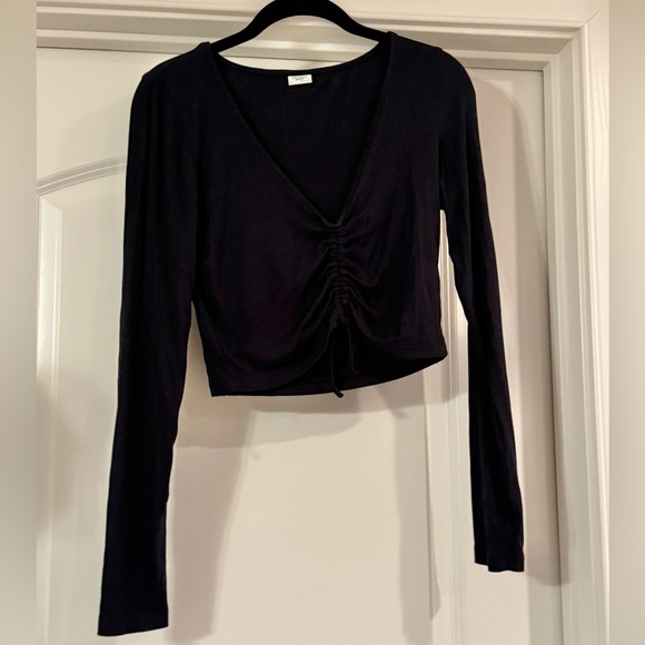 Aritzia Sunday Best - Vida Long sleeve - Black Crop Top - Picture 1 of 3